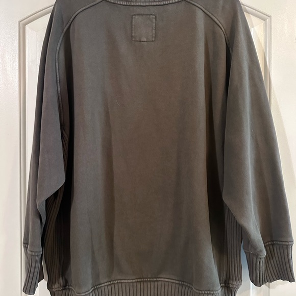 Aerie women’s green Crewneck Sweater - Picture 2 of 3